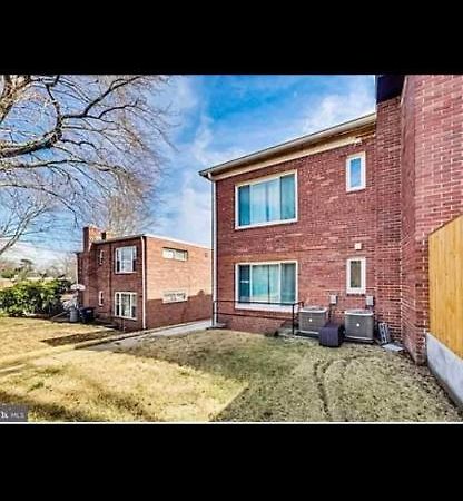 Lovely 1-Bedroom Rental Unit With Free Parking Вашингтон Экстерьер фото